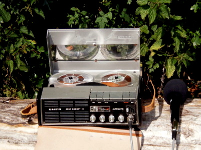 Image of UHER 4000IC on log